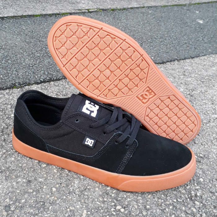 dc tonik black sneakers