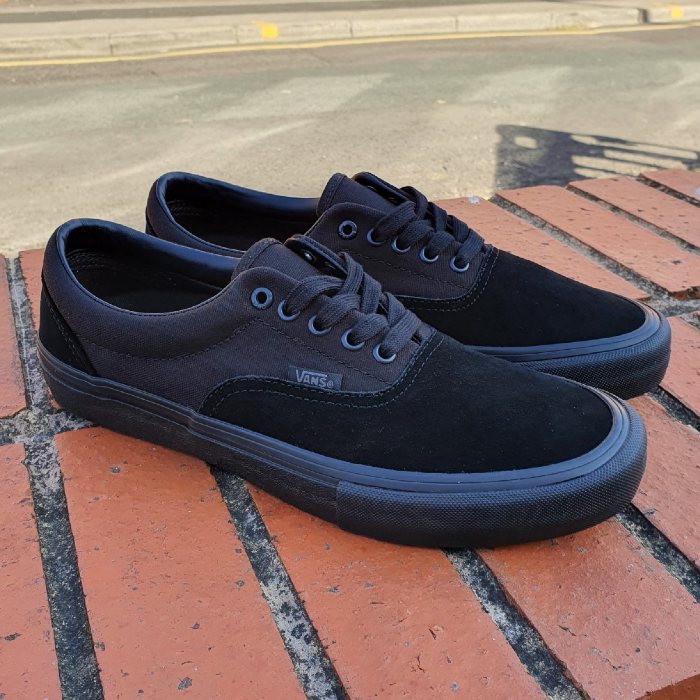 vans era pro blackout